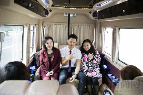 丰胸直播:每个人都可能是行为艺术的主角(图2)